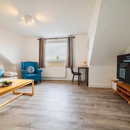 Zentrale Wohlfuehlwohnung - Ideal Fuer Ihren Urlaub Oder Die Geschaeftsreise Magdeburg Bagian luar foto
